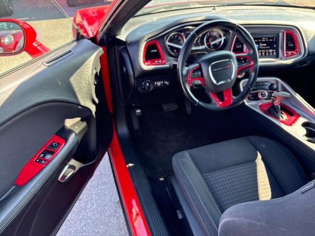 Used 2019 Dodge Challenger SXT image 6