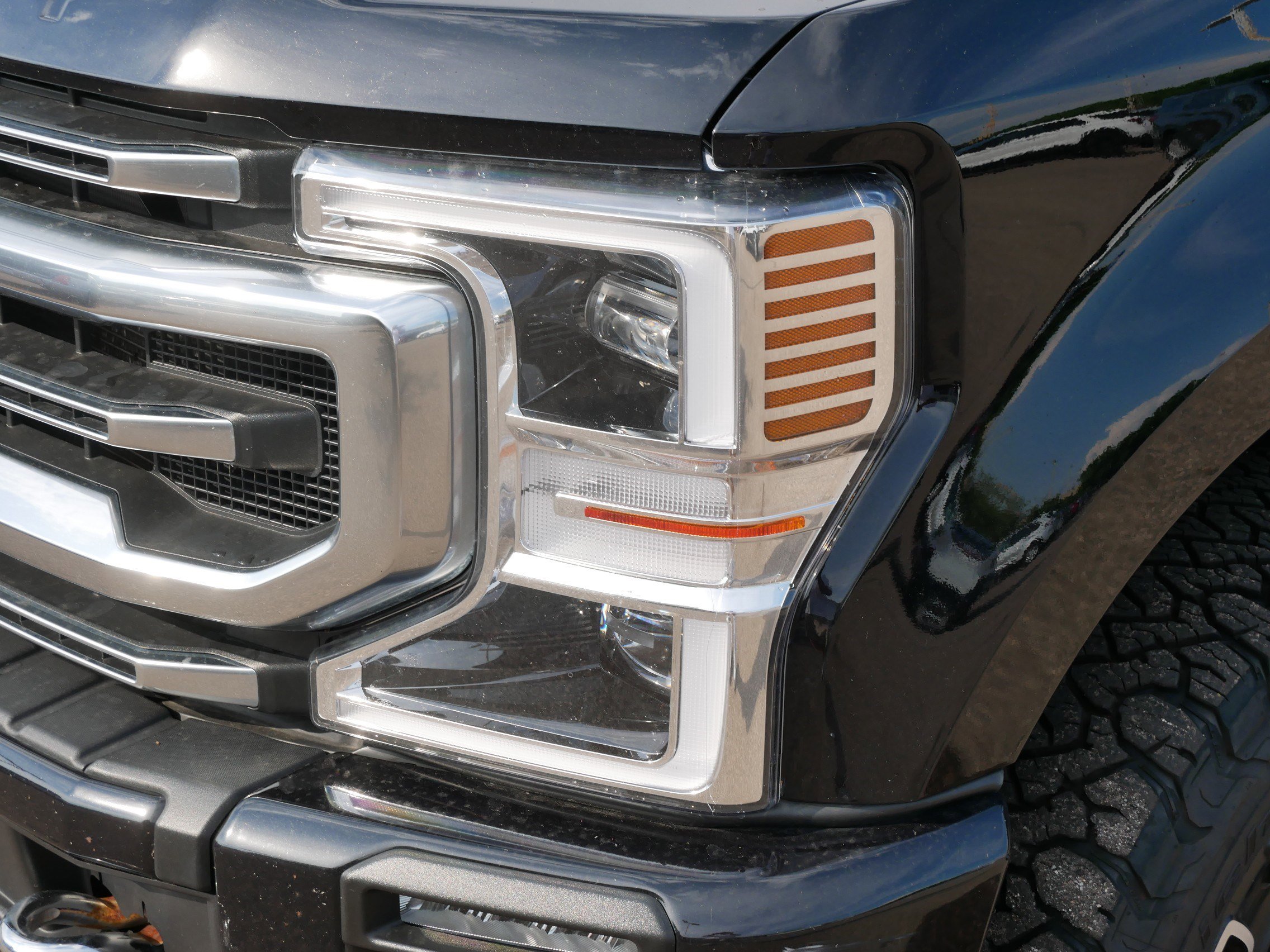 Certified 2021 Ford F350 Platinum w/ FX4 Off-Road Package AWD/4WD image 16