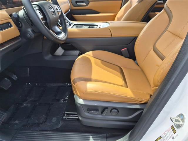 Used 2025 Nissan Armada SL w/ Captain's Chari Seat Package AWD/4WD image 14