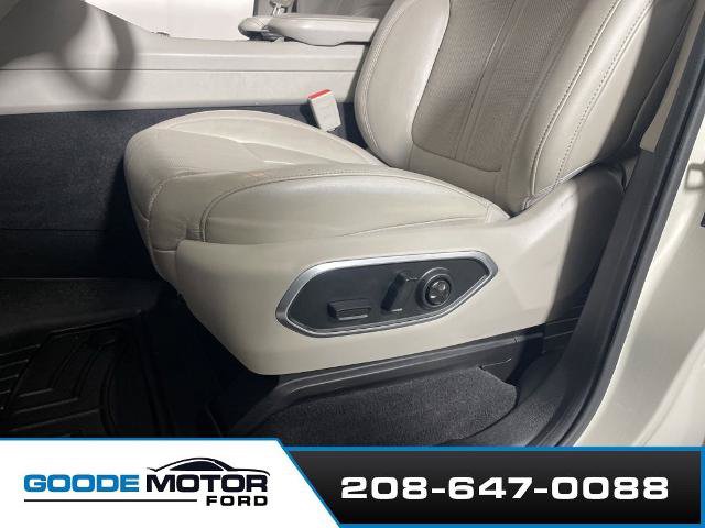 Used 2022 Jeep Wagoneer Series II AWD/4WD image 11