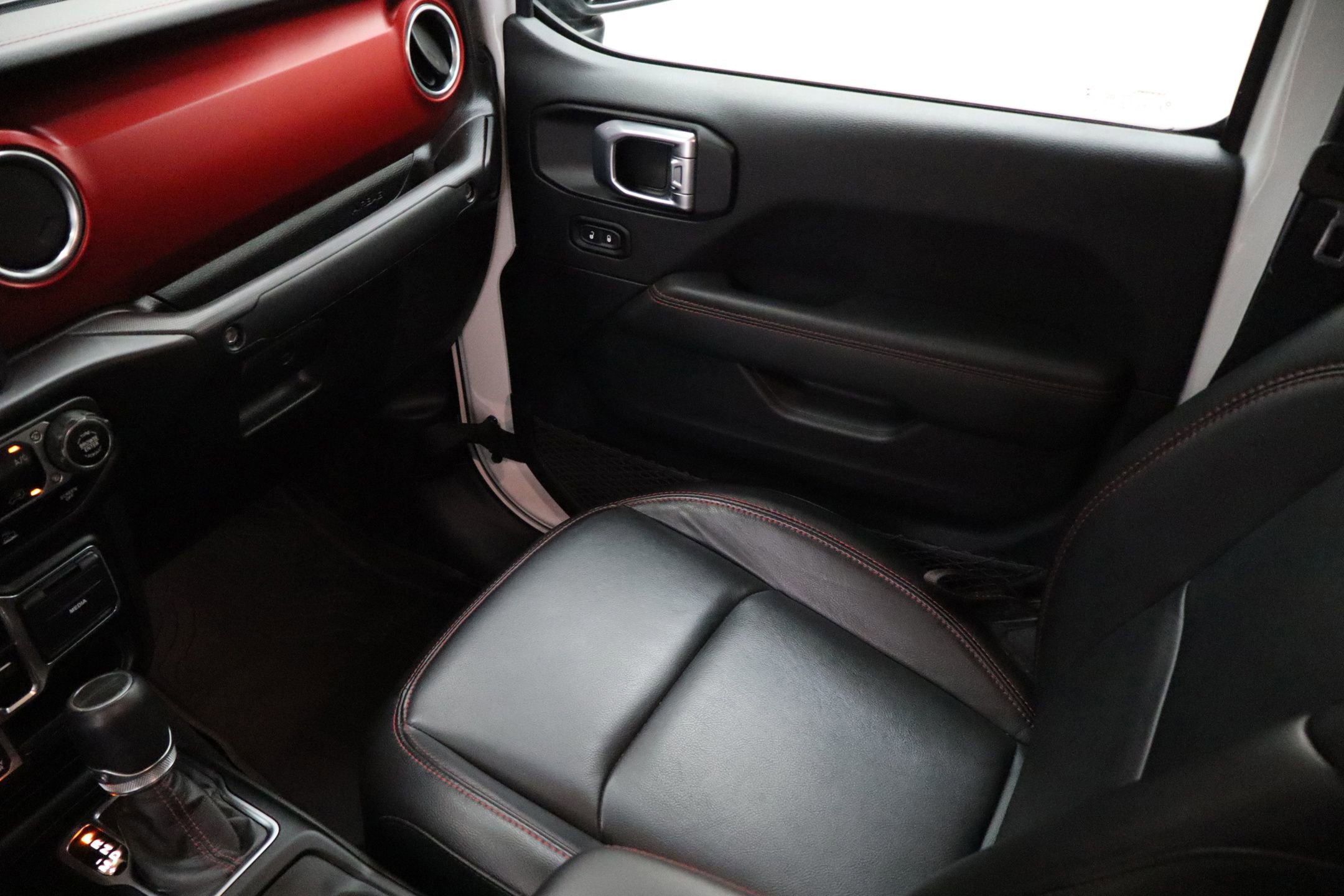 Used 2022 Jeep Gladiator Rubicon w/ Trailer Tow Package image 24