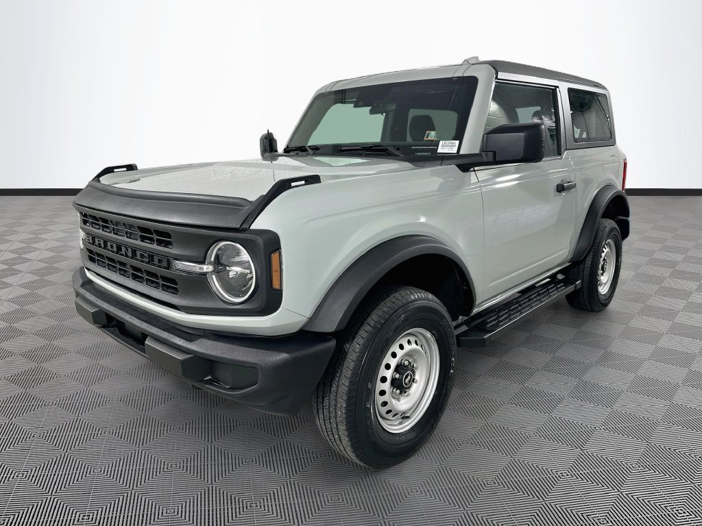 Certified 2022 Ford Bronco 2-Door AWD/4WD image 3