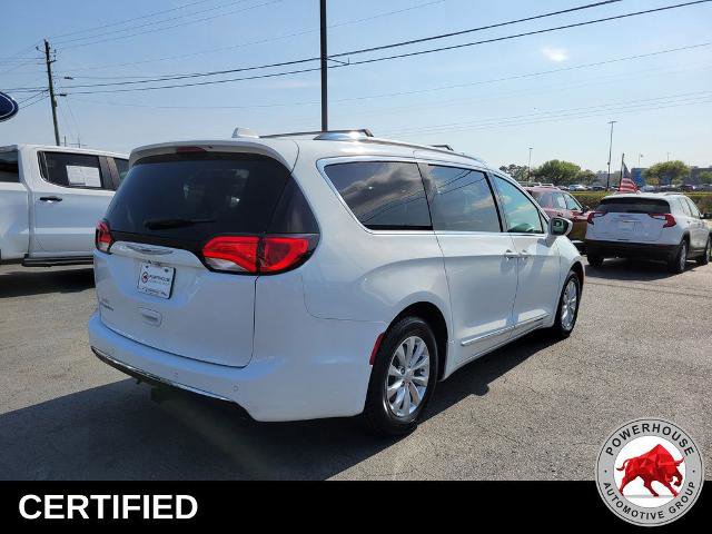 Used 2019 Chrysler Pacifica Touring-L image 5