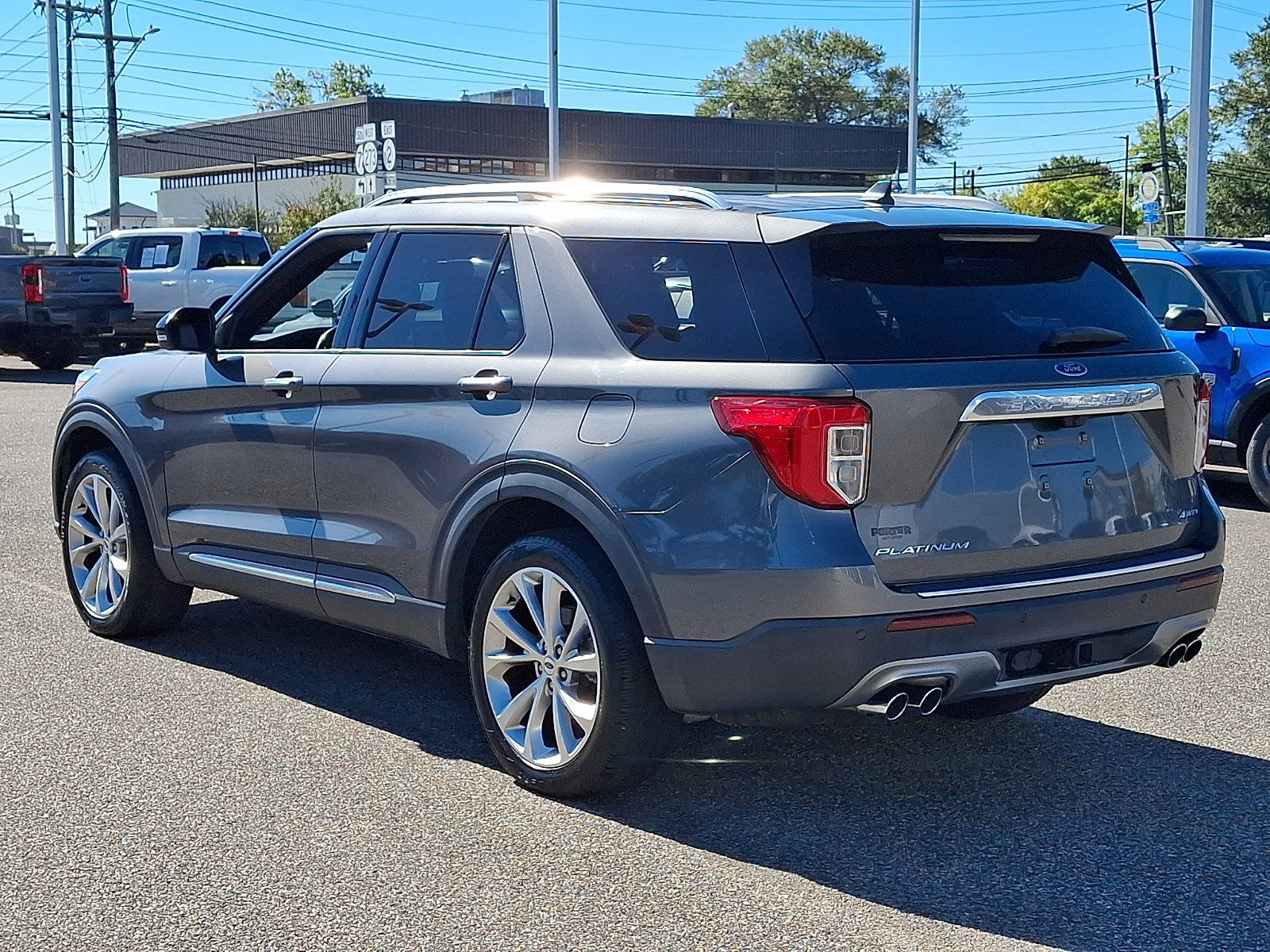 Certified 2023 Ford Explorer Platinum w/ Technology Package AWD/4WD image 7