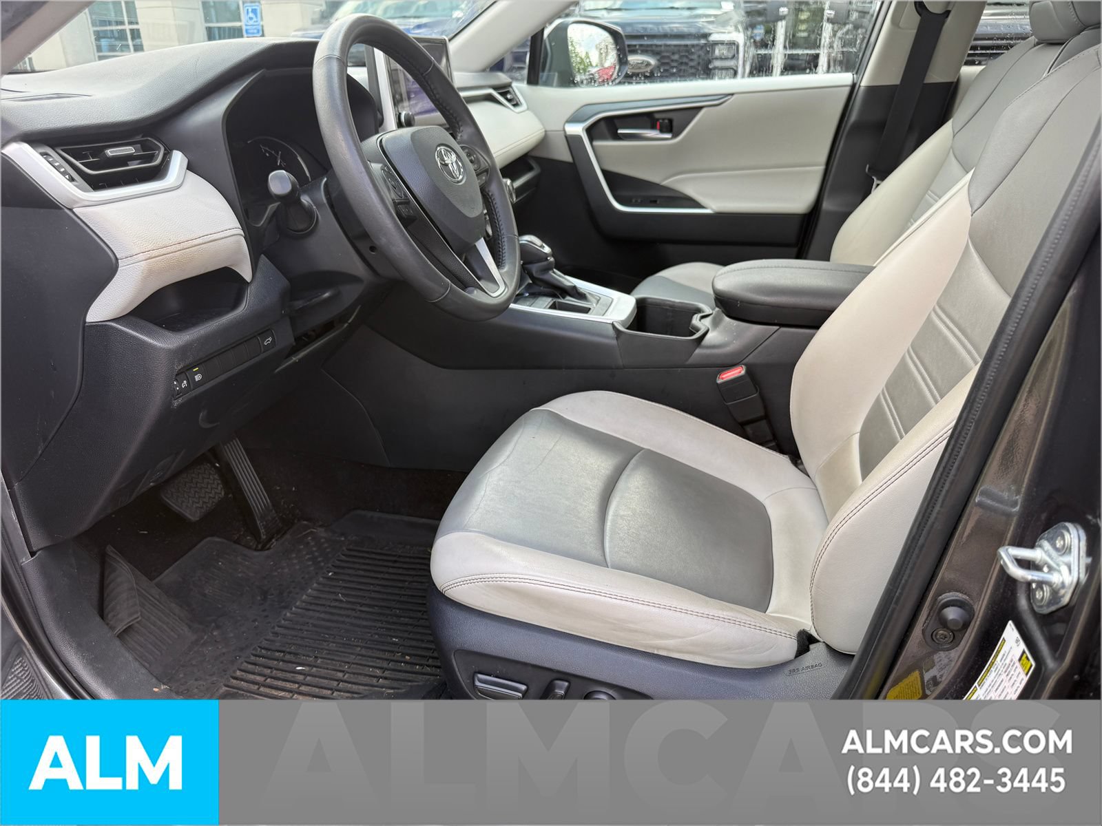 Used 2024 Toyota RAV4 XLE Premium FWD image 12