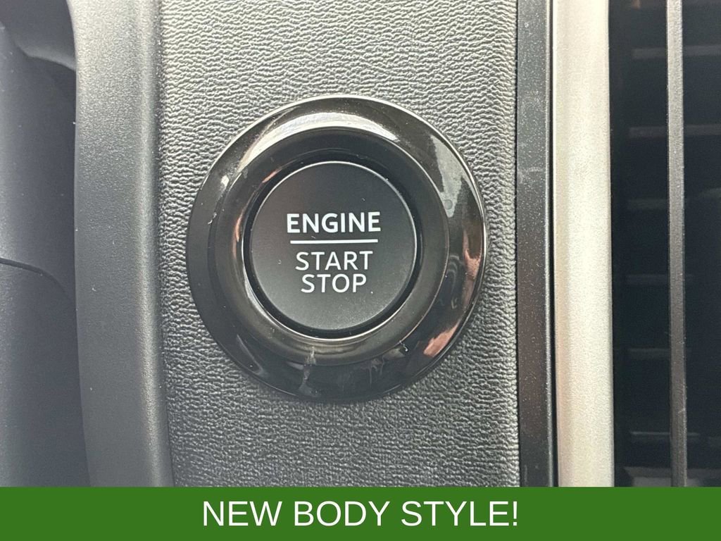 Certified 2025 Ford Expedition Active image 33