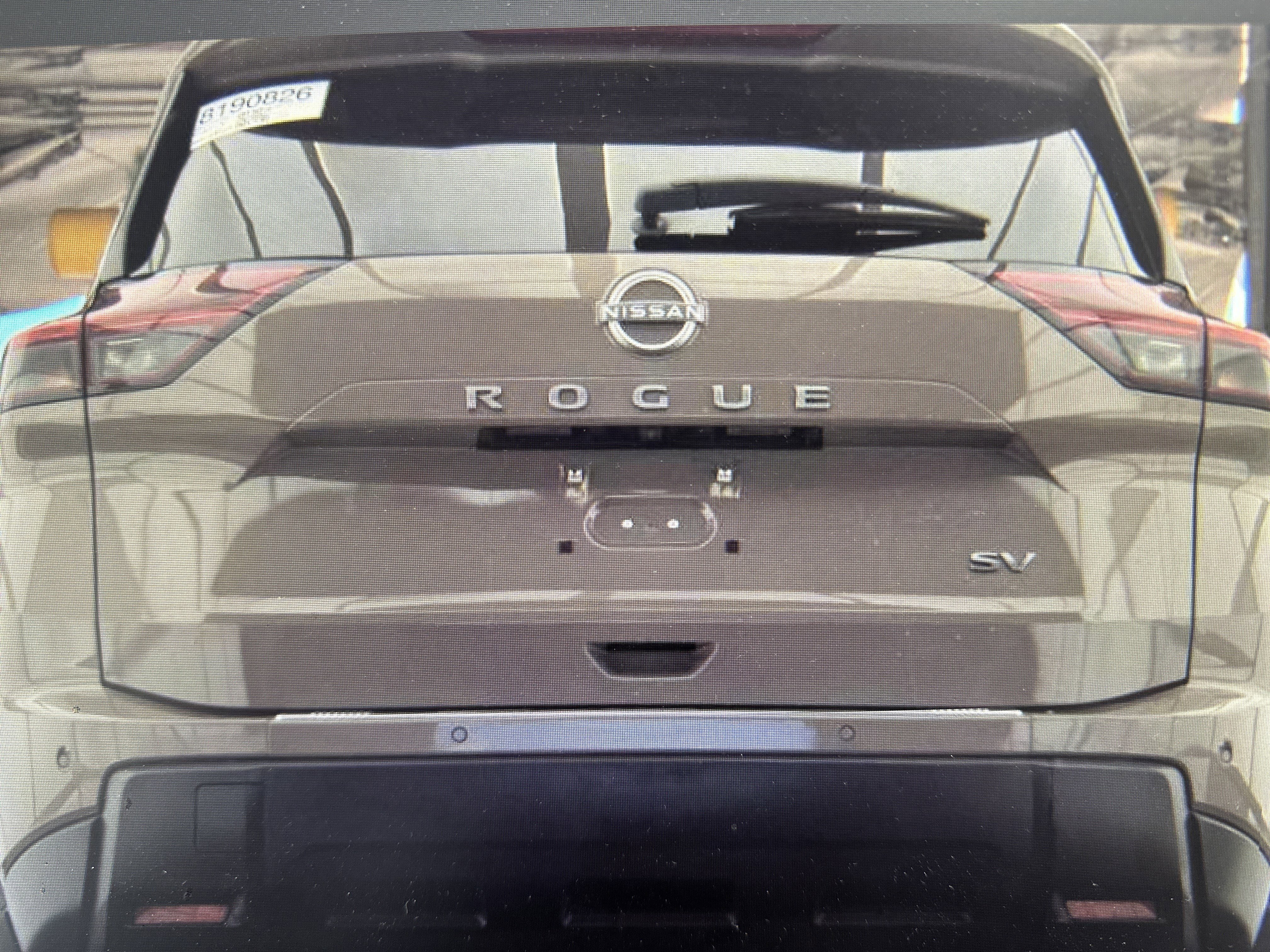 Used 2024 Nissan Rogue SV w/ SV Premium Package image 6