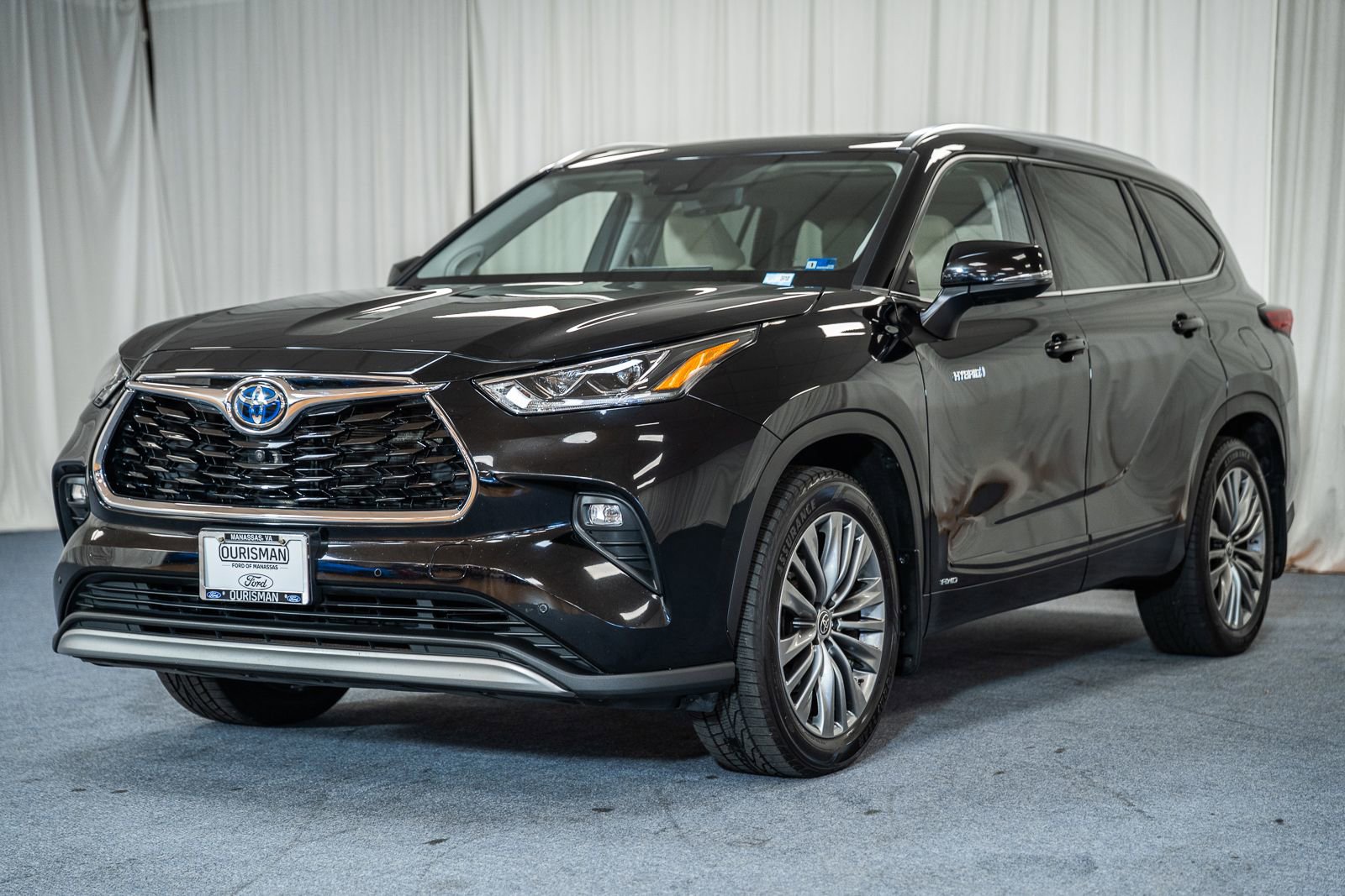 Used 2021 Toyota Highlander Platinum AWD/4WD image 3