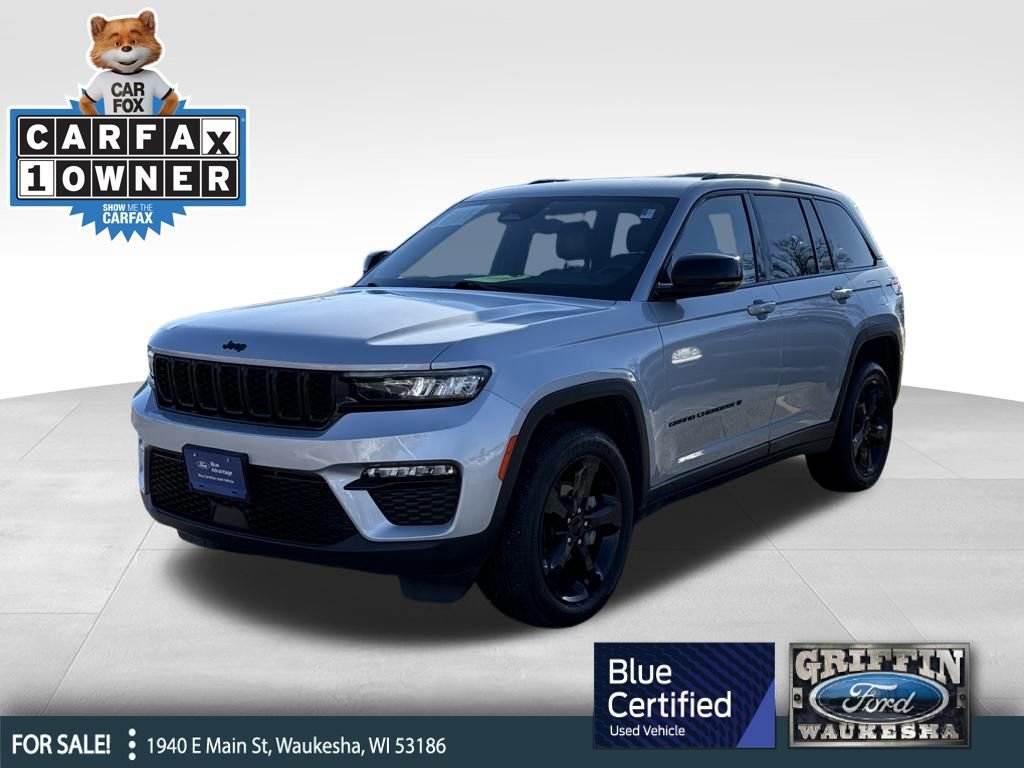 Used 2024 Jeep Grand Cherokee Limited w/ Black Appearance Package image 4