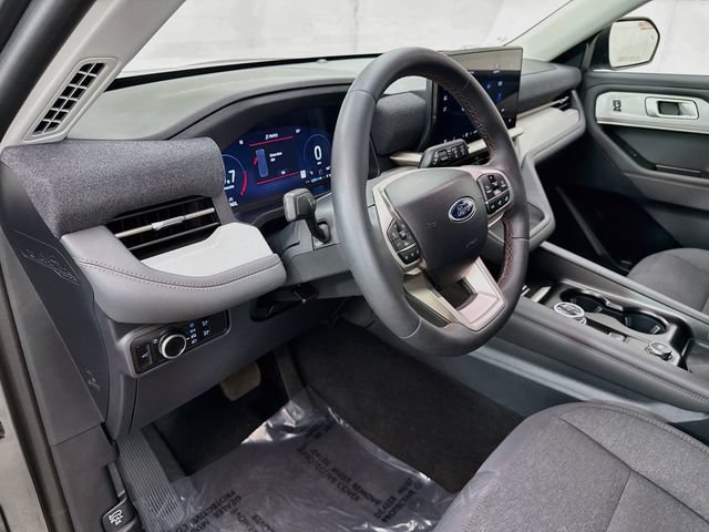 Certified 2025 Ford Explorer Active AWD/4WD image 9