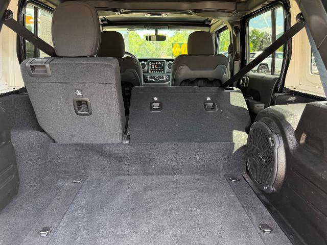 Used 2023 Jeep Wrangler Unlimited Rubicon 4xe w/ Cold Weather Group AWD/4WD image 14