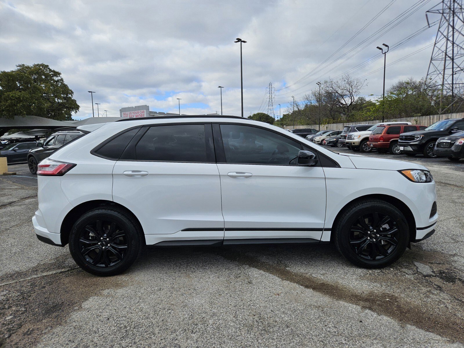 Certified 2024 Ford Edge SE w/ Black Appearance Package image 2
