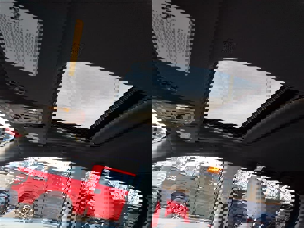 Used 2022 Toyota Sienna XSE image 13