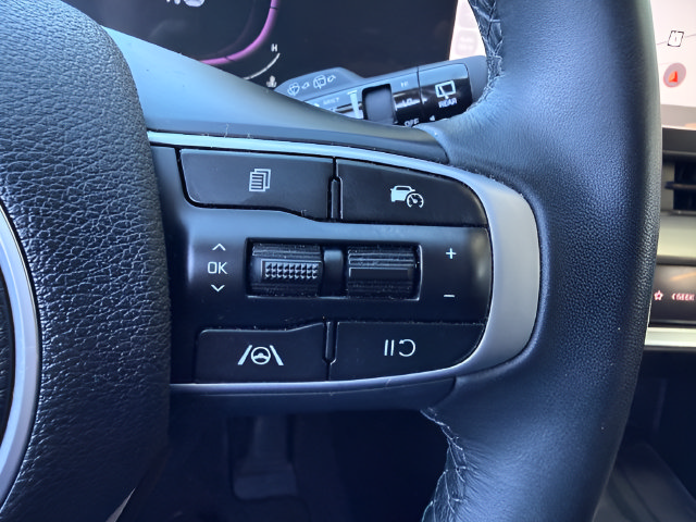 Used 2024 Kia Sportage EX AWD/4WD image 19