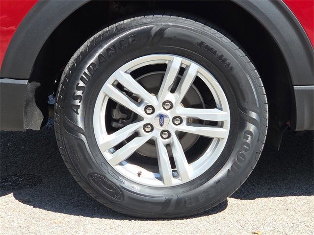 Certified 2022 Ford Explorer XLT w/ Equipment Group 202A image 9