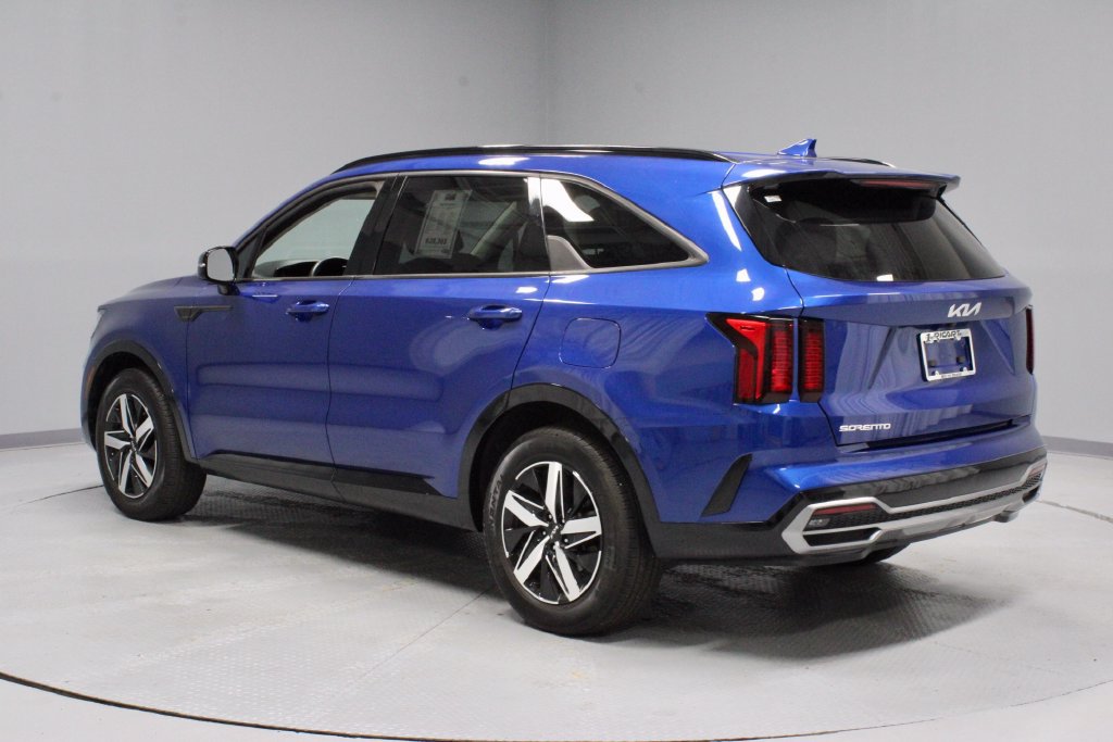 Used 2023 Kia Sorento S FWD image 11