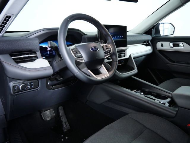 Certified 2025 Ford Explorer Active image 16