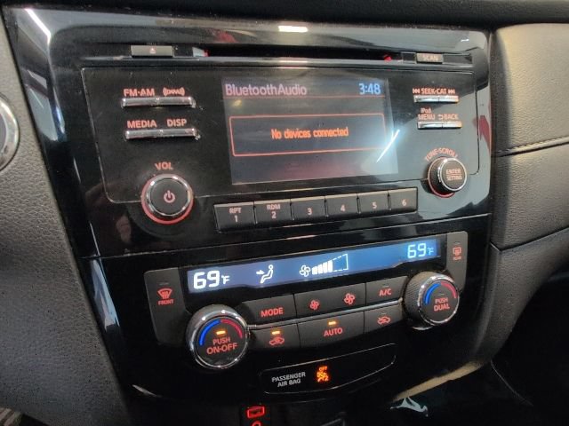 Used 2017 Nissan Rogue SV AWD/4WD image 21