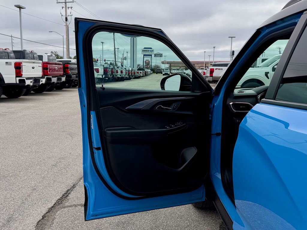 Used 2023 Chevrolet TrailBlazer RS w/ Convenience Package image 13