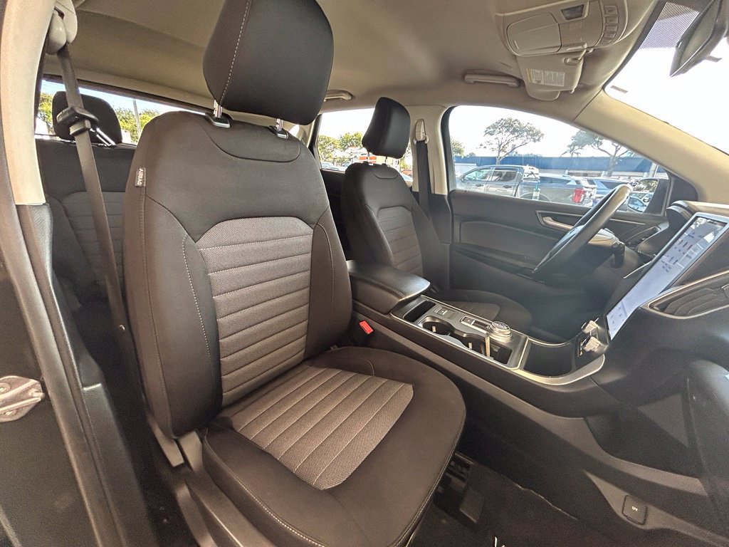 Certified 2024 Ford Edge SE w/ Black Appearance Package AWD/4WD image 24