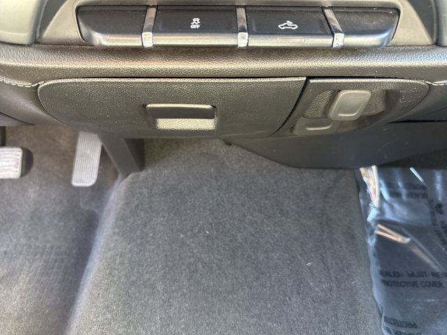 Used 2018 Chevrolet Silverado 1500 LTZ AWD/4WD image 24