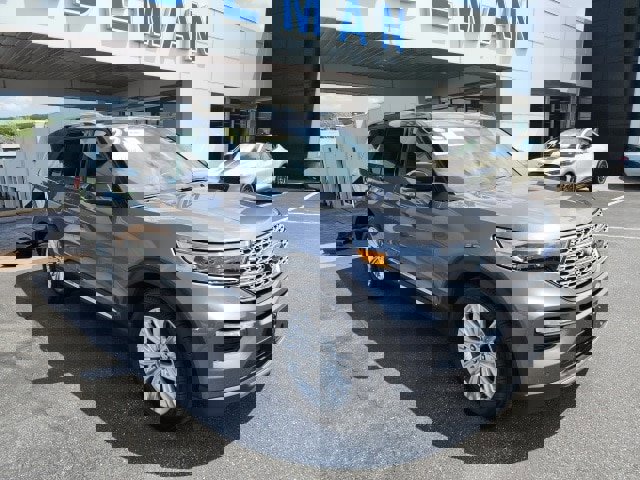 Certified 2022 Ford Explorer Limited w/ Equipment Group 301A image 7