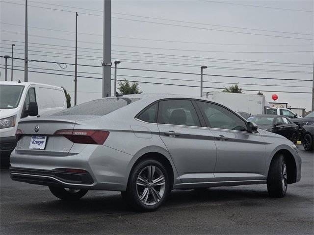 Used 2022 Volkswagen Jetta SE image 5