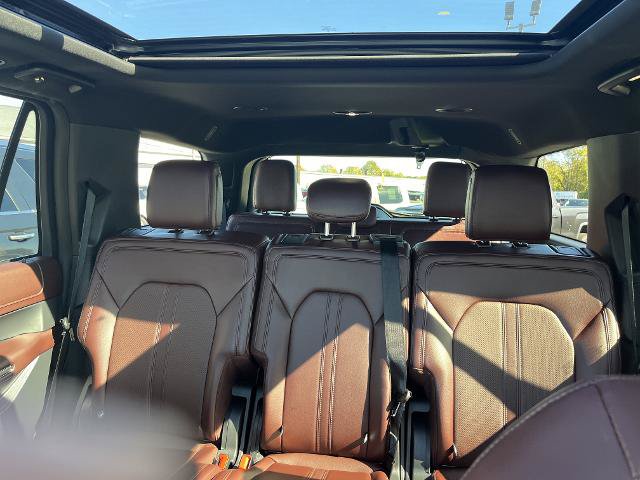 Certified 2024 Ford Expedition Limited AWD/4WD image 3