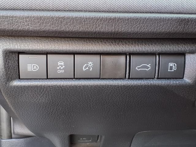 Used 2025 Toyota Camry LE w/ Convenience Package FWD image 15