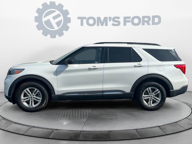 Certified 2022 Ford Explorer XLT w/ Equipment Group 202A AWD/4WD image 3