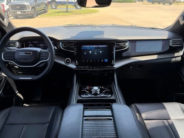 Used 2023 Jeep Wagoneer L Series III w/ Premium Group I AWD/4WD image 25
