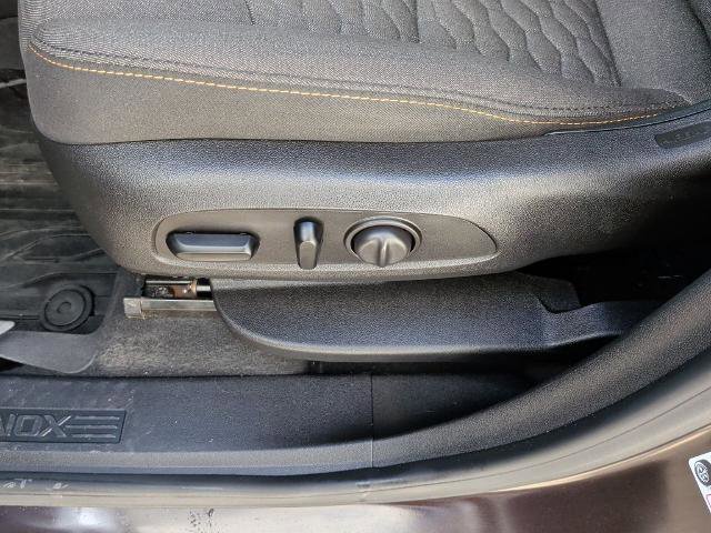 Used 2020 Chevrolet Equinox LT w/ Driver Convenience Package image 14