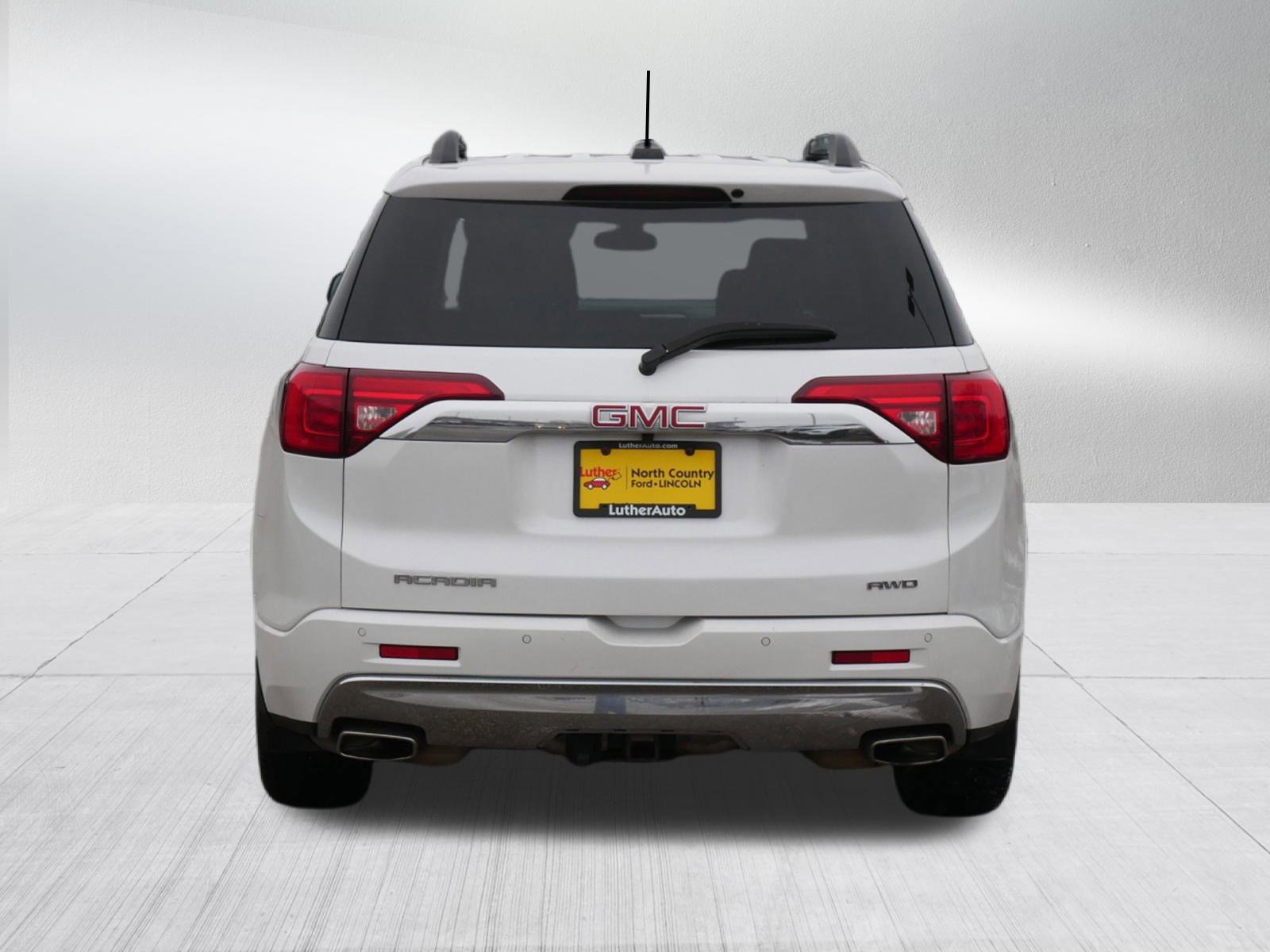 Used 2018 GMC Acadia Denali w/ Technology Package image 4