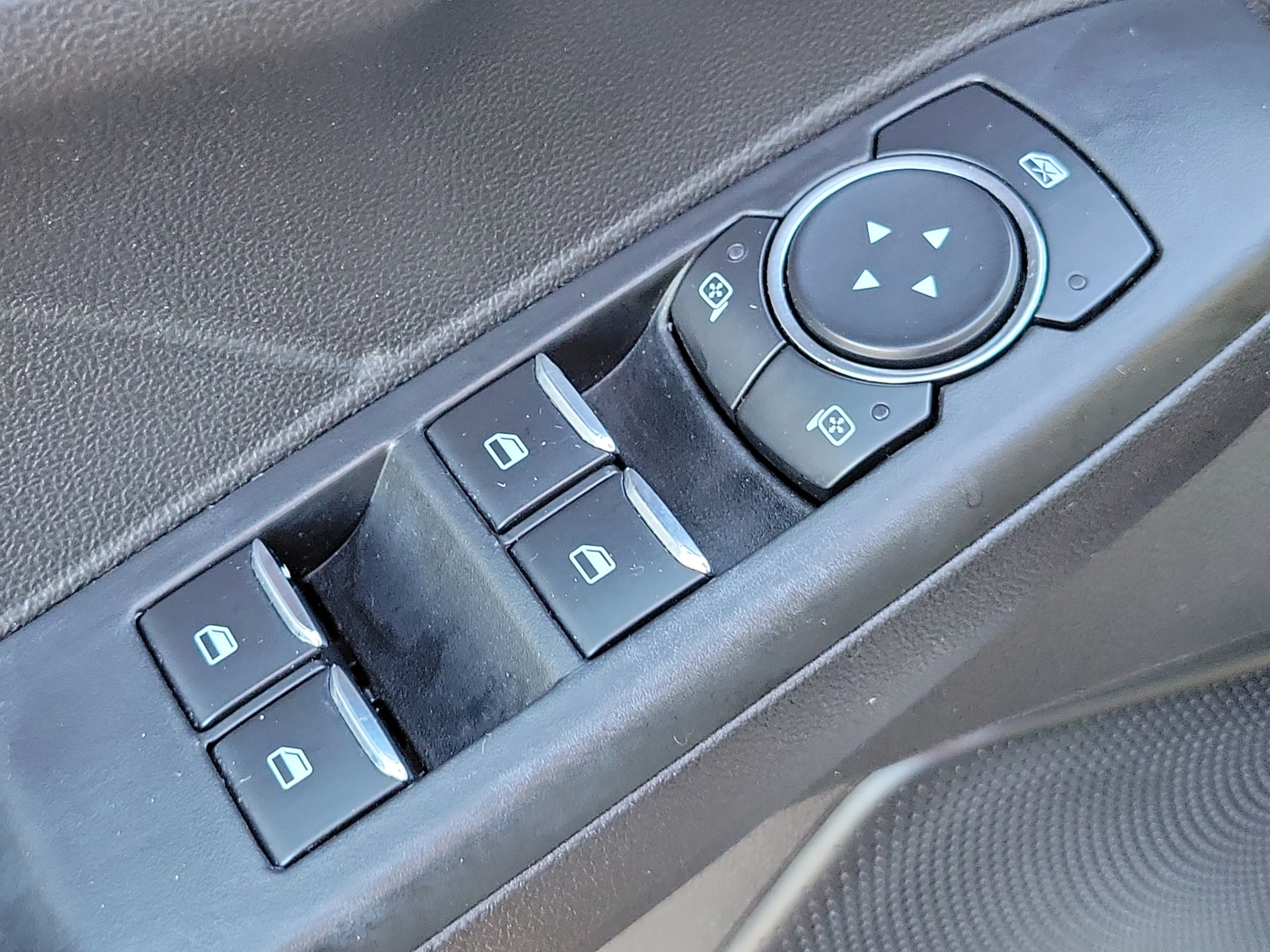 Certified 2022 Ford Escape SEL FWD image 20