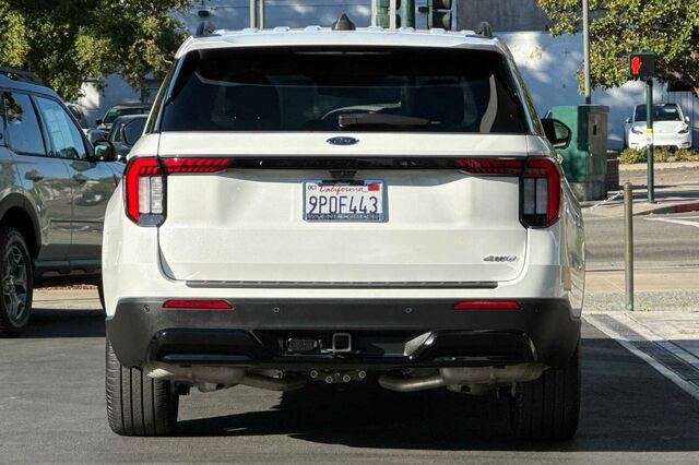 Certified 2025 Ford Explorer ST-Line w/ Premium Package AWD/4WD image 5