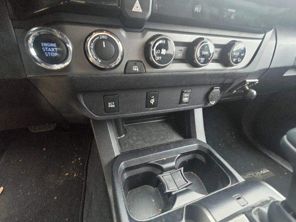 Used 2017 Toyota Tacoma TRD Off-Road image 14