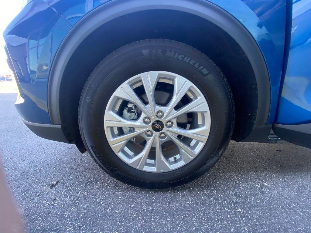 Certified 2023 Ford Escape Active w/ Cold Weather Package FWD image 3