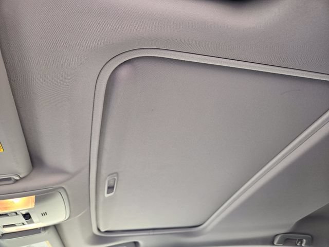 Used 2018 Toyota RAV4 XLE FWD image 24
