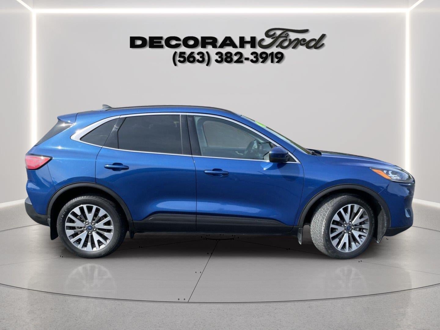 Certified 2022 Ford Escape Titanium w/ Class II Trailer Tow Package AWD/4WD image 8