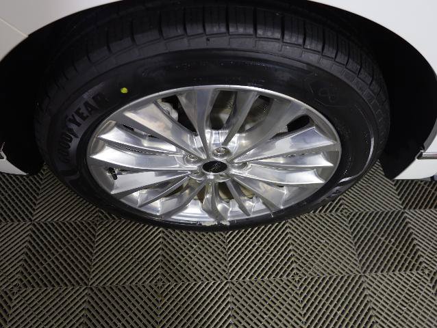 Certified 2022 Ford Edge Titanium w/ Equipment Group 301A AWD/4WD image 38