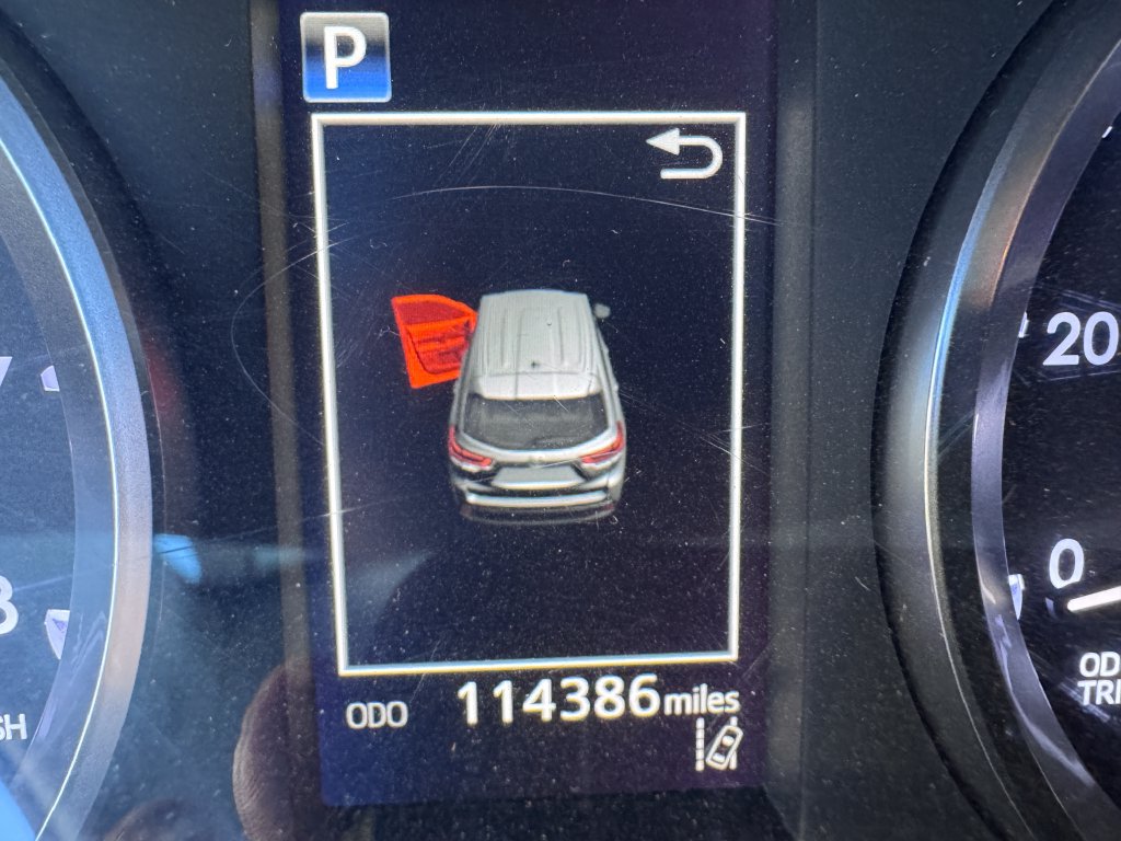 Used 2017 Toyota Highlander LE FWD image 29