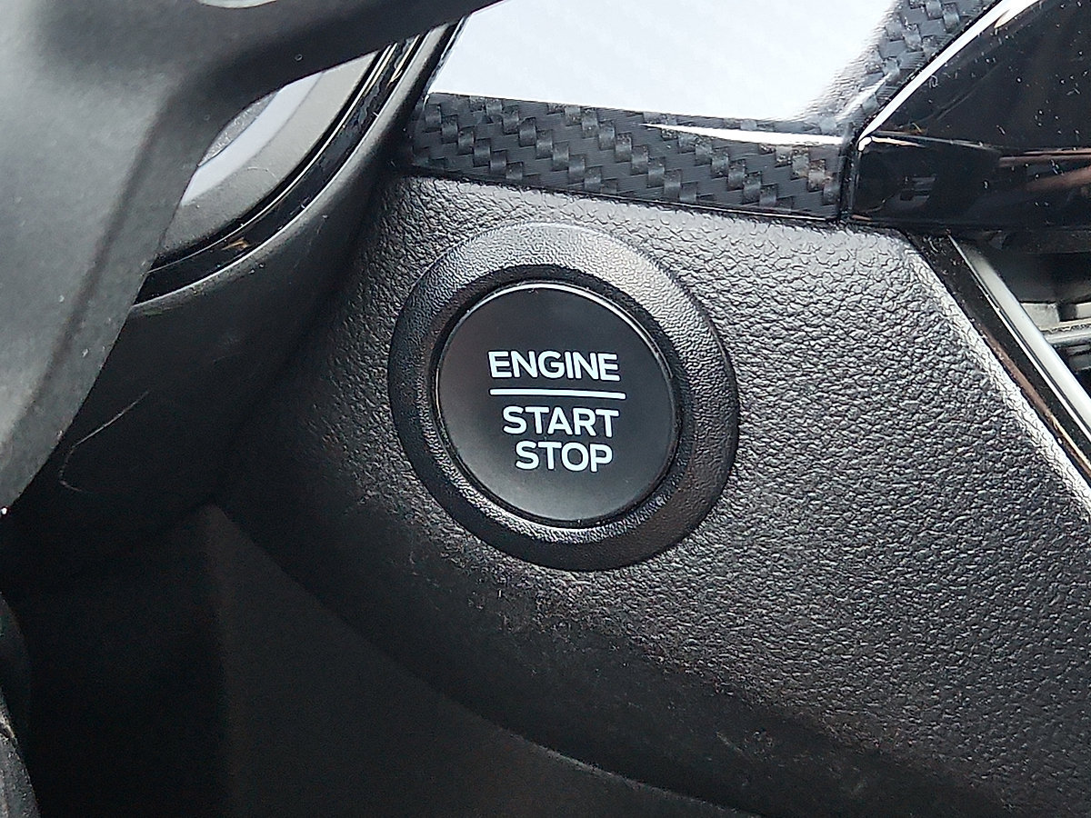 Certified 2025 Ford Escape ST-Line Select AWD/4WD image 11