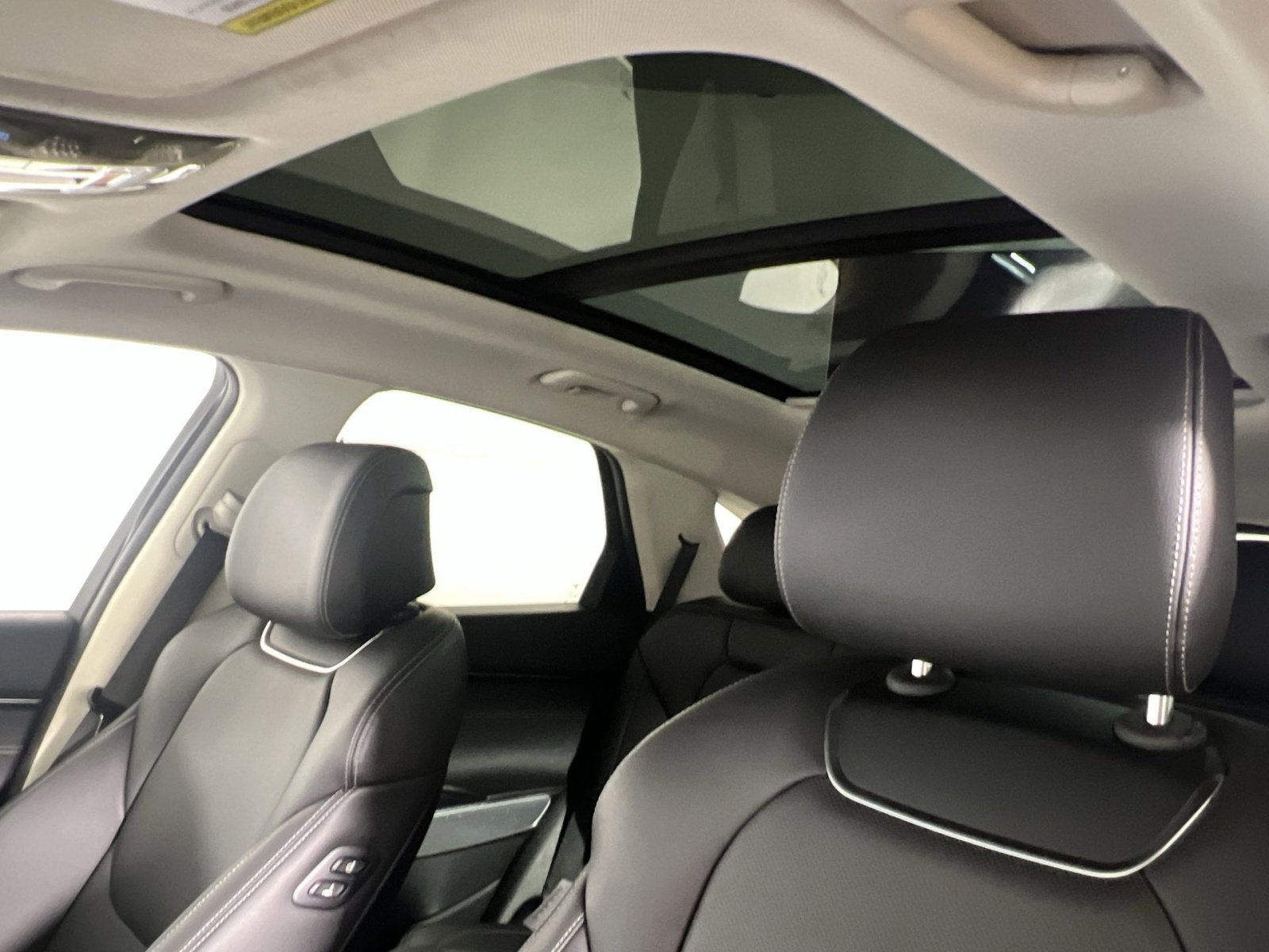 Used 2023 Genesis GV70 2.5T w/ Select Package image 24