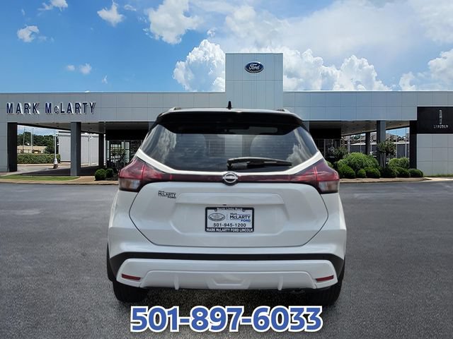 Used 2024 Nissan Kicks SR w/ SR Premium Package FWD image 4