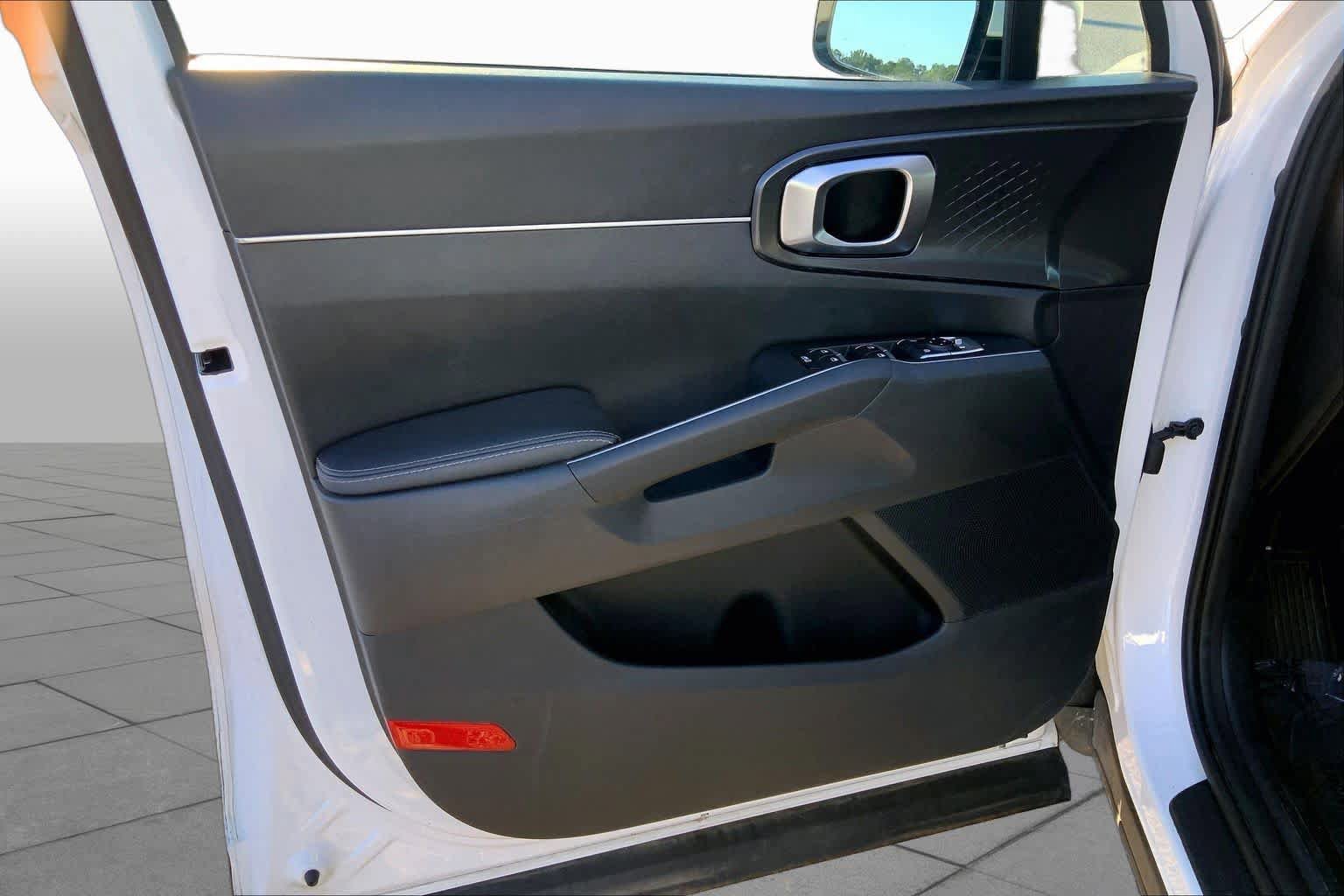 Used 2023 Kia Sorento LX FWD image 20