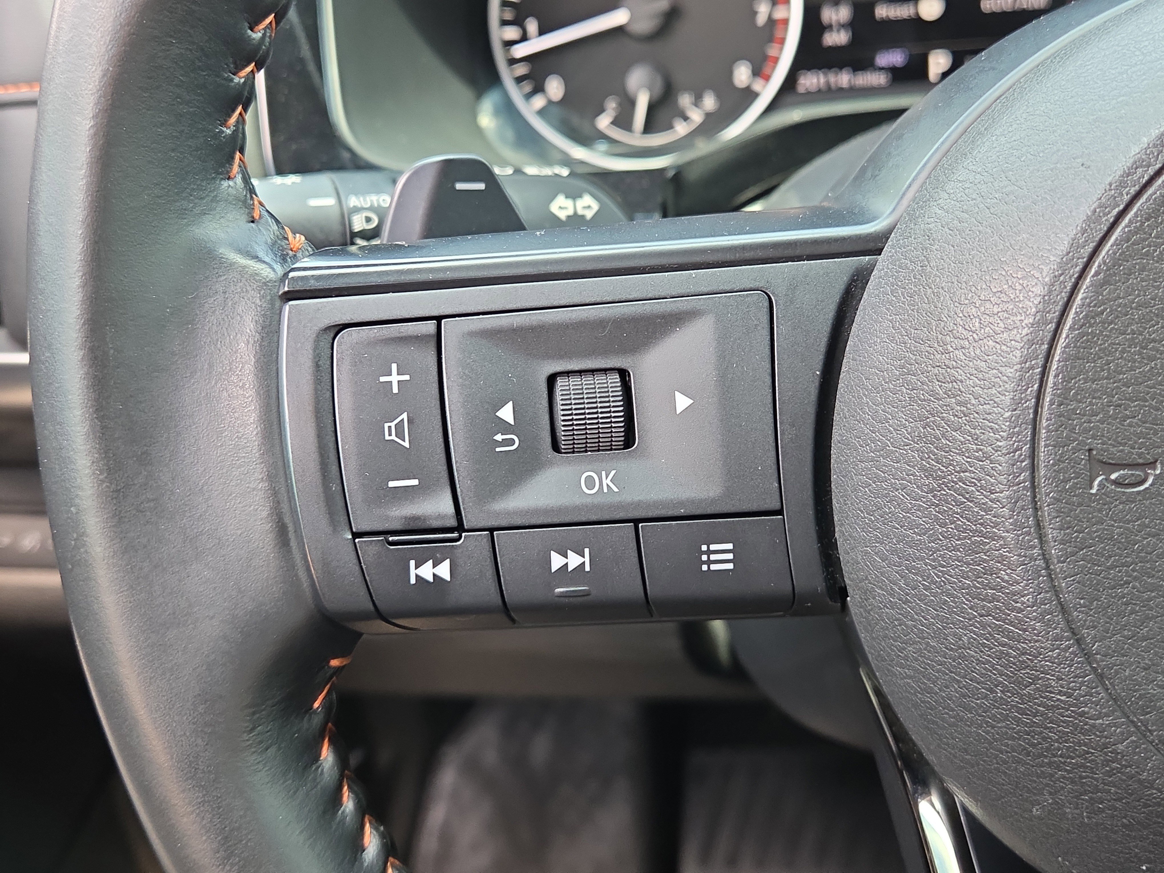 Used 2024 Nissan Pathfinder Rock Creek AWD/4WD image 21