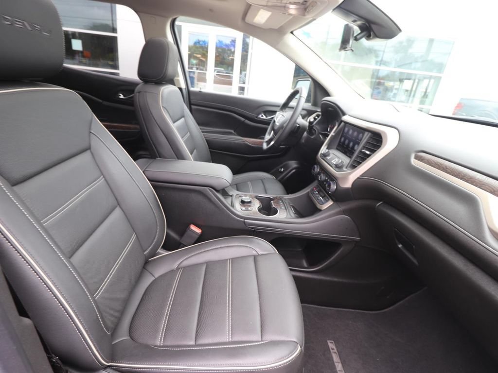 Used 2023 GMC Acadia Denali w/ Denali Ultimate Package FWD image 25