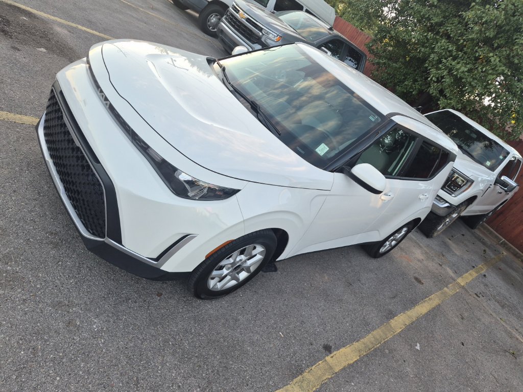 Used 2024 Kia Soul LX w/ LX Technology Package FWD image 3