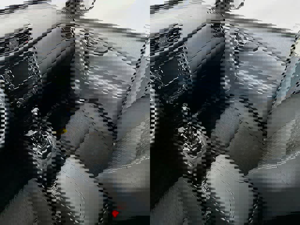 Used 2020 Nissan Rogue SV image 14