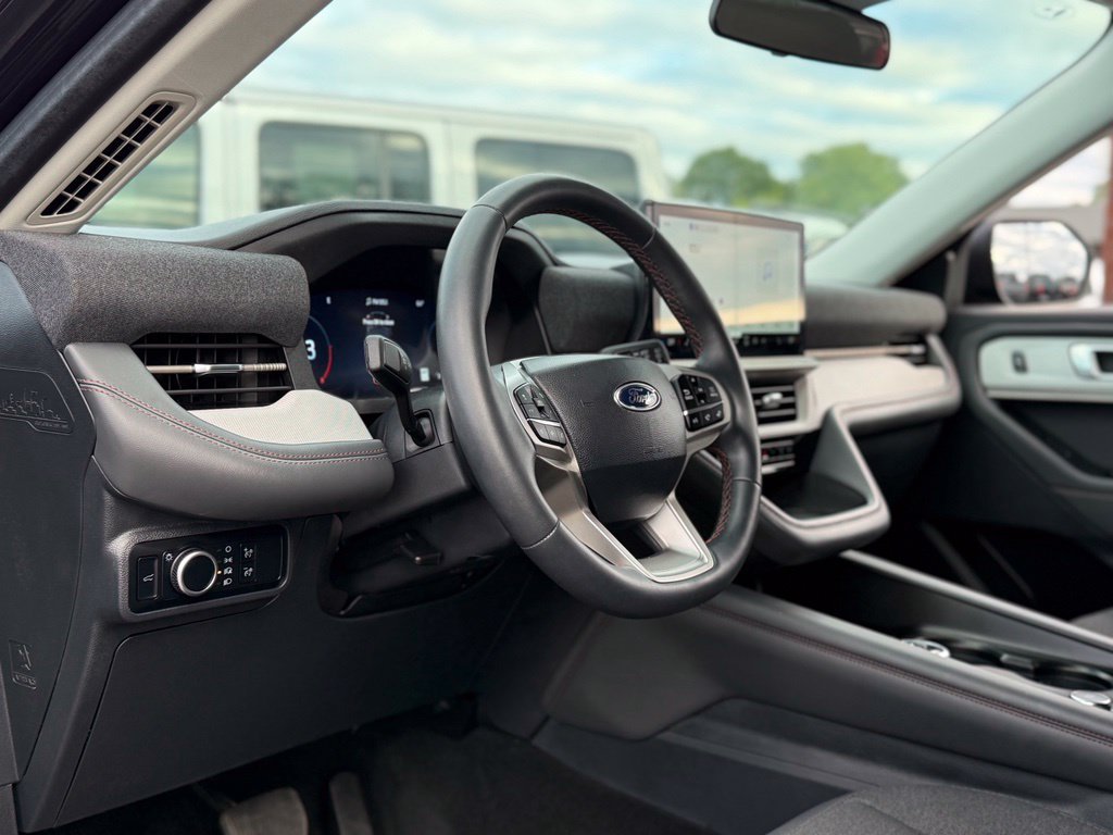 Certified 2025 Ford Explorer Active AWD/4WD image 13